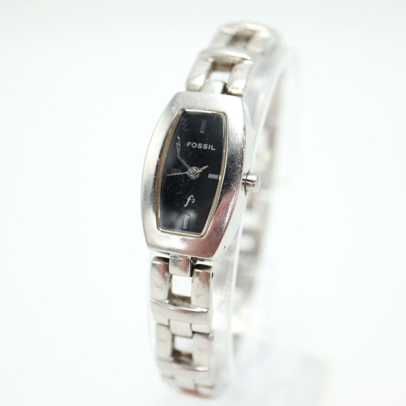 Fossil F2 Ladies Watch Silver Tone 16mm Black Dial Bracelet ES-9751 New Battery - Picture 1 of 15